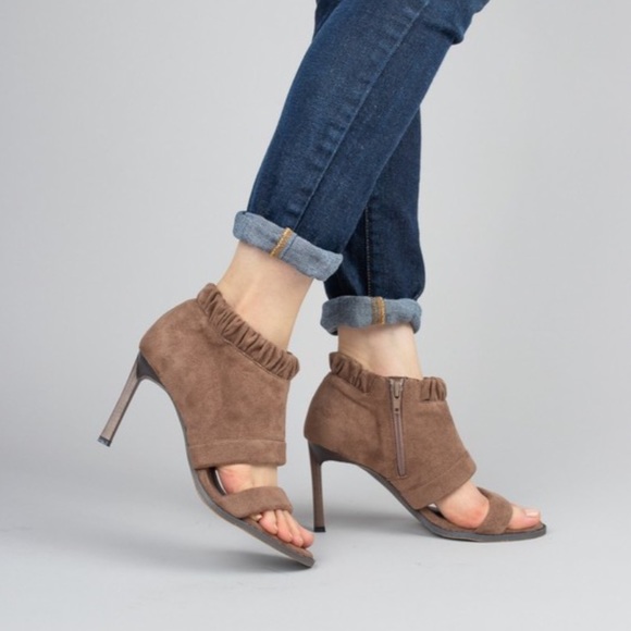 Shoes - ✨Vegan Suede Open Toe Heels